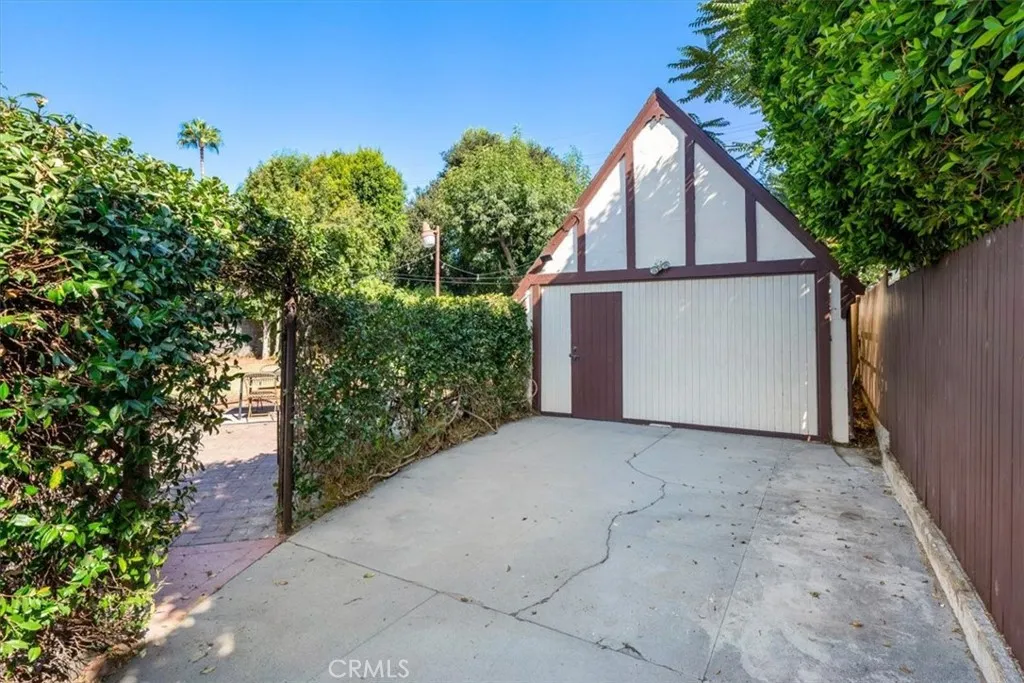 11155 Hortense Street, Toluca Lake, California 91602 home-pic-34